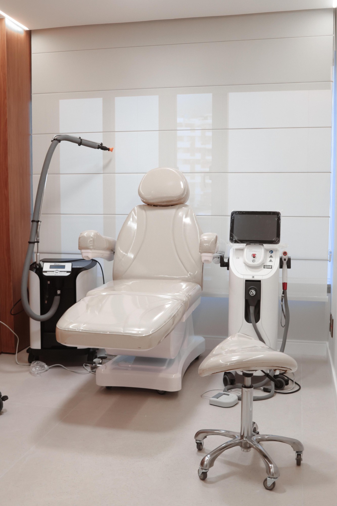 Sala de procedimentos vasculares do consultório no Jardim Botânico